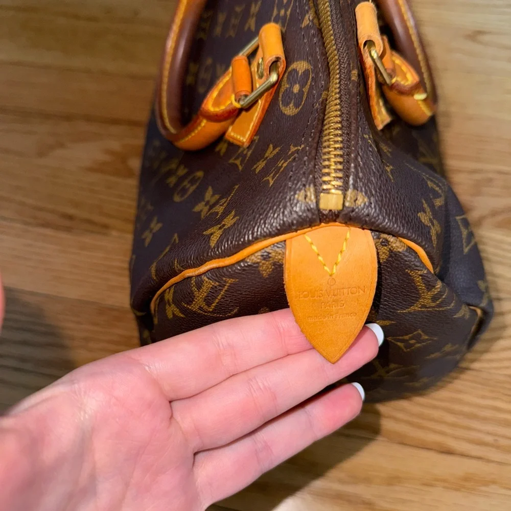 AUTHENTIC LOUIS VUITTON LV Monogram Speedy 30